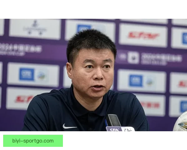 国少助教推搡辱骂16岁留洋新星引众怒球迷呼吁严惩并开除涉事教练